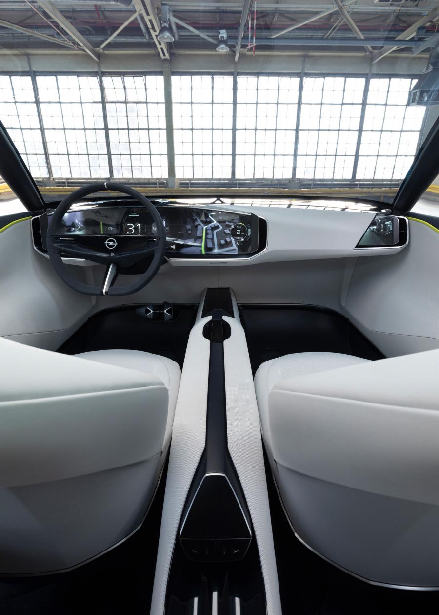 Торпедо Opel GT X Experimental 2018 года  (фото 25 из 46)